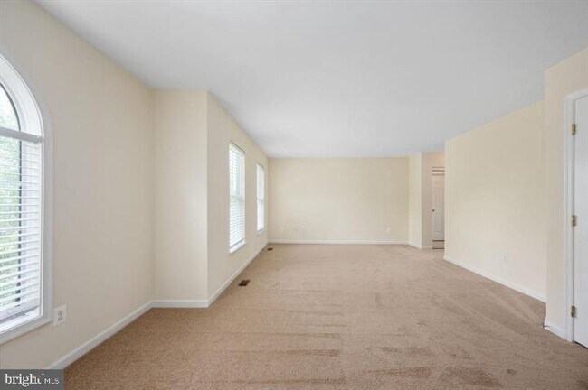 Building Photo - 6 Riggs Rd