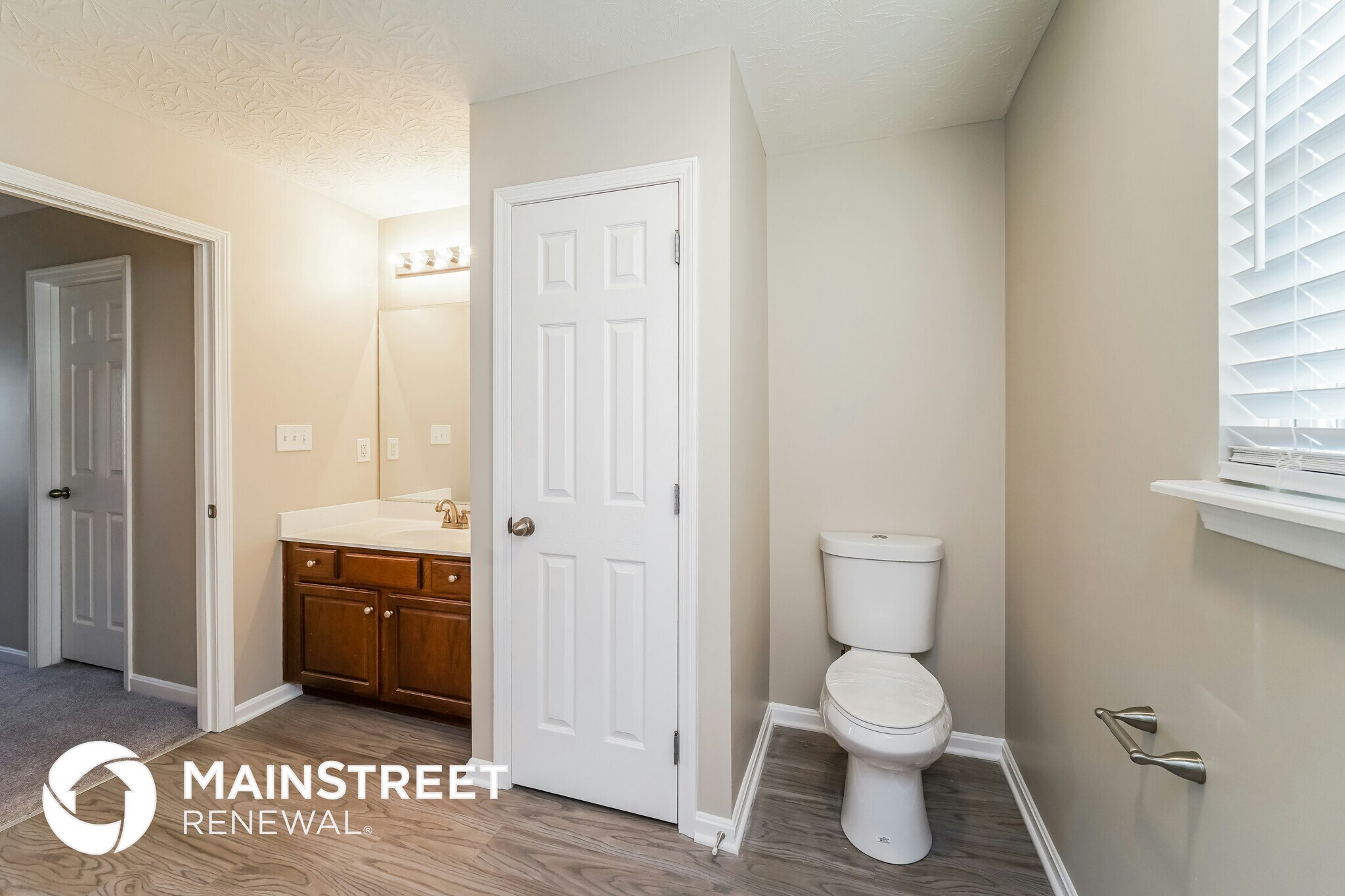 Building Photo - 9222 River Trail Dr