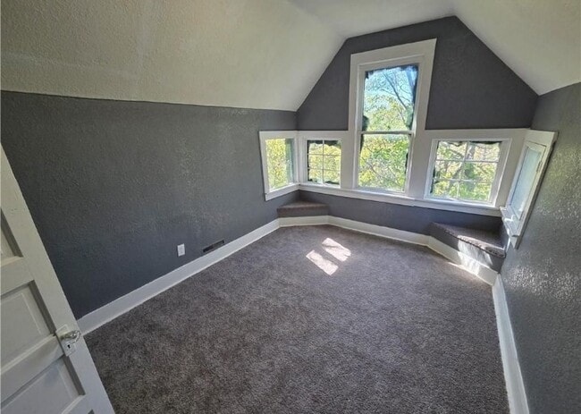 Building Photo - 1202 4th Ave