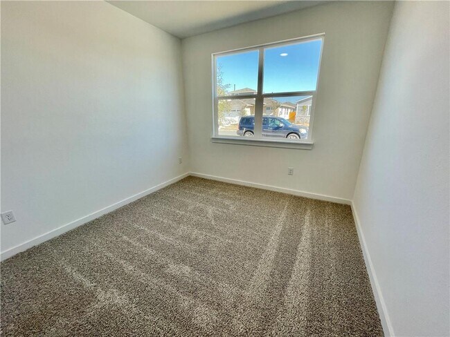 Building Photo - 3025 Egan Dr