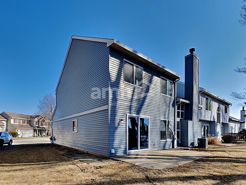 Building Photo - 15 Larkspur Ct