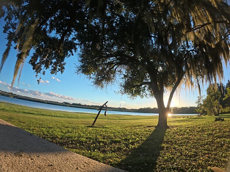 Building Photo - 8330 Honolulu Dr