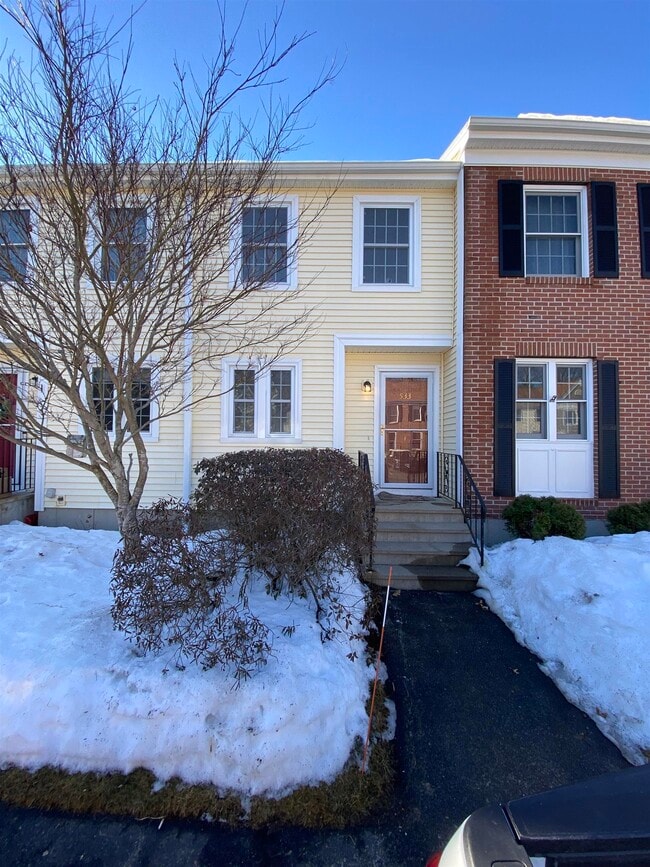 Building Photo - 533 Fox Hollow Way