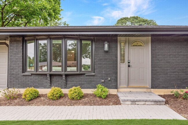 Building Photo - 227 Wakefield Ln