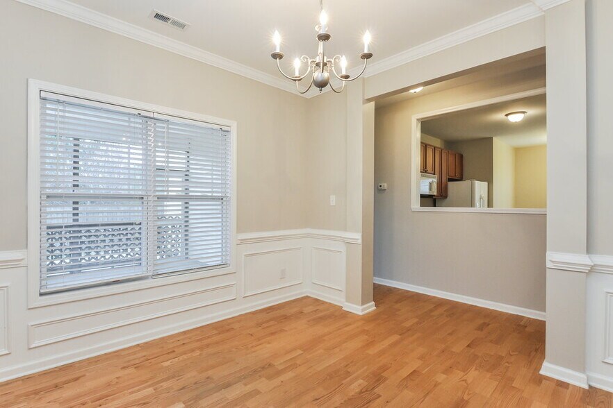 Building Photo - 1040 Bridlemine Dr