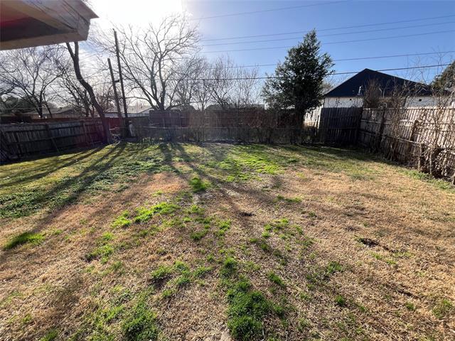 Building Photo - 817 Lilac Ln