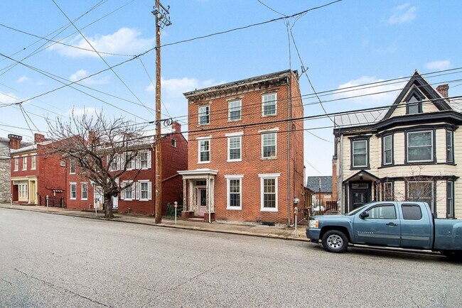 Building Photo - 145 S Pitt St