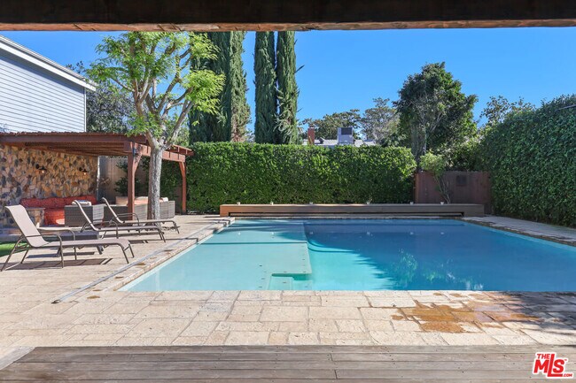 Building Photo - 4744 Haskell Ave