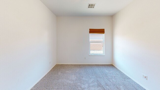 Building Photo - 4-Bed/2.25-Bath with Solar!