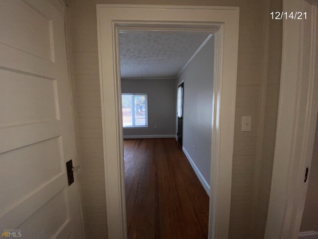 Building Photo - 107 Ford St