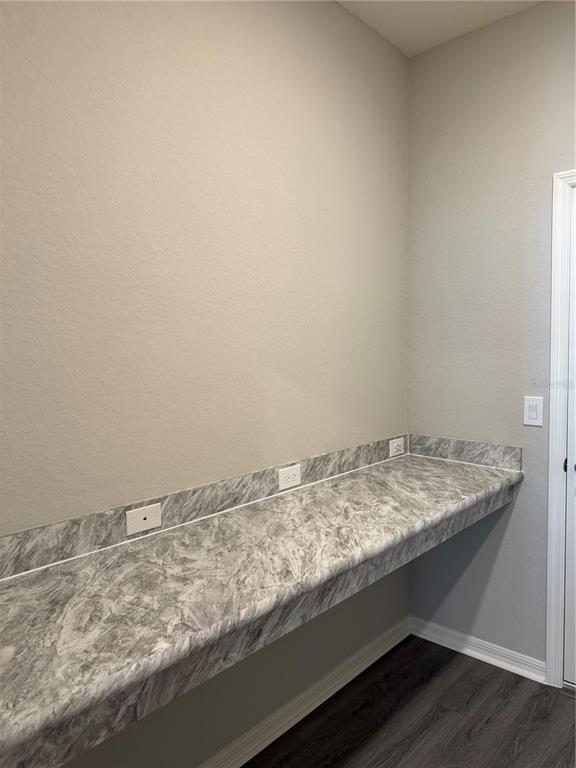 Building Photo - 1008 Aruba Ave