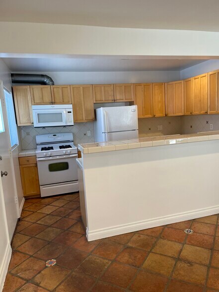 Kitchen - 1436 Harvard St