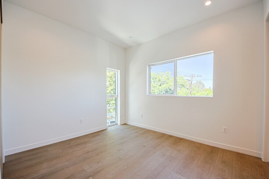 Building Photo - 13256 Kling St