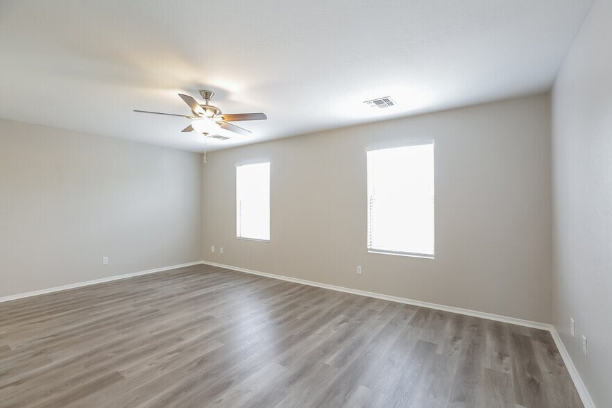 Building Photo - 10755 W Coolidge St