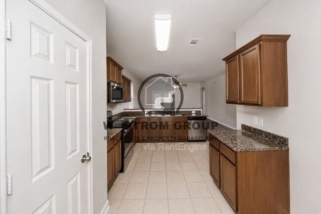 Building Photo - 12645 Forest Lawn Rd