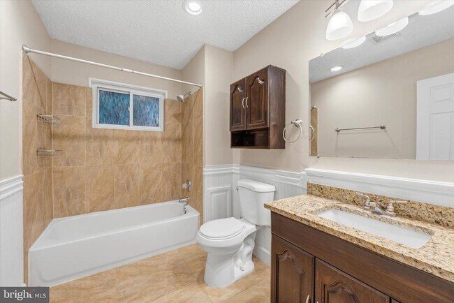Building Photo - 129 N Duke Dr