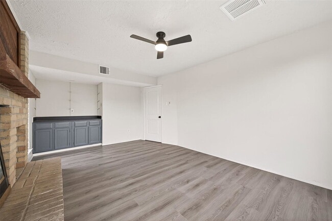 Building Photo - Beechbend Drive, Missouri City, TX 77489 - 4 BR 2.5 BA single-family home