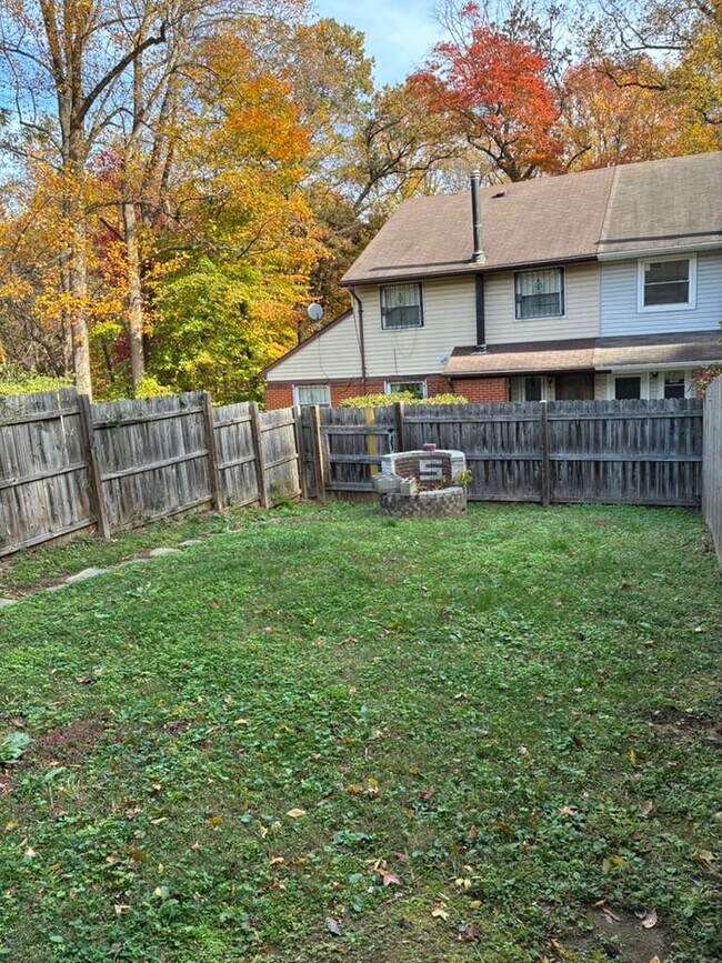 Building Photo - 1131 Marcy Ave