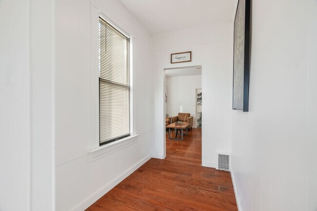 Building Photo - 3532 Greenwood Blvd