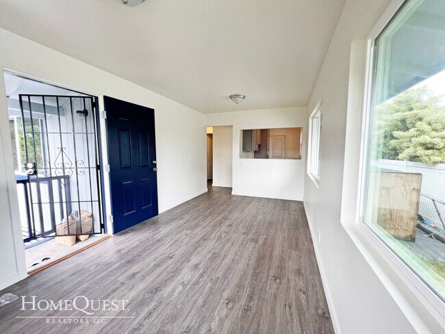 Building Photo - 343 Maluniu Ave