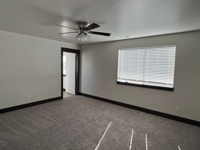 Building Photo - 2021 Windjammer Wy