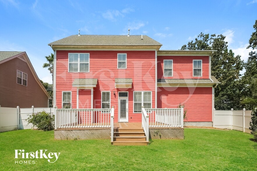 Building Photo - 228 Silverwood Ln