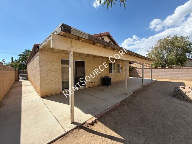 Building Photo - 37516 Lilacview Ave