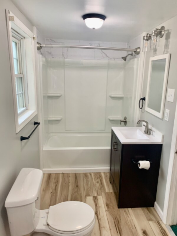 Building Photo - 239 Spruce St