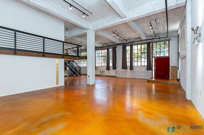 Building Photo - SoMA: Ground Level Conversion Live/Work Lo...