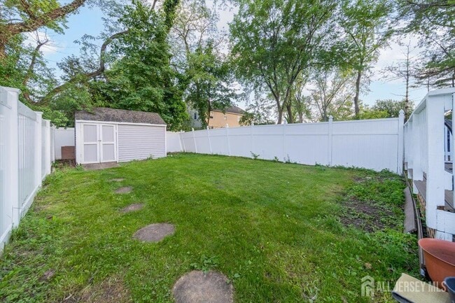 Building Photo - 846 Voorhees Ave