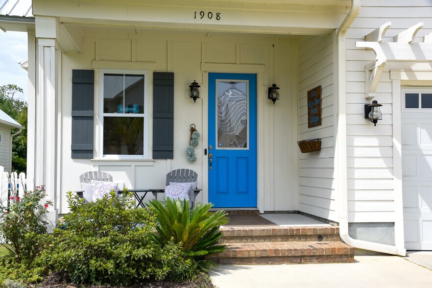 Building Photo - 1908 Springwood Dr