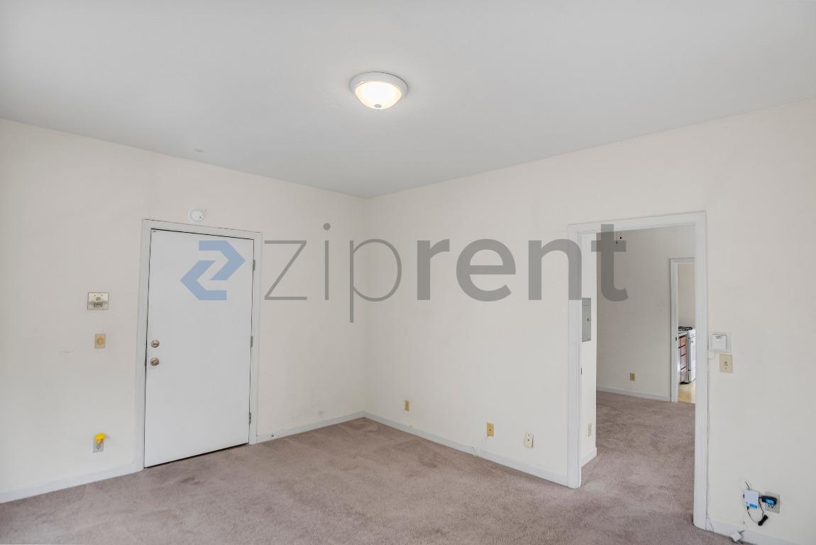 Building Photo - 1315 Spruce St