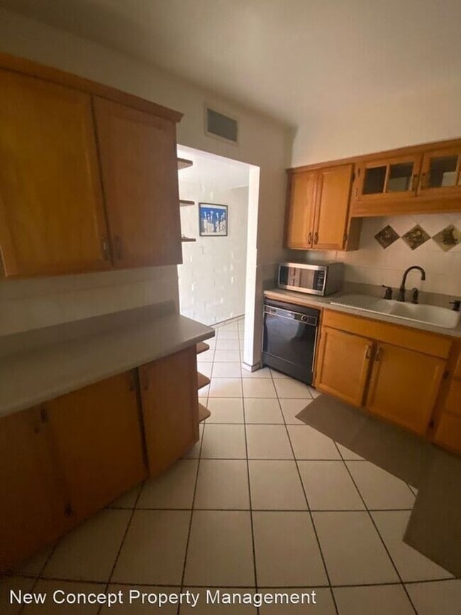 Building Photo - 1341 E Fort Lowell Rd