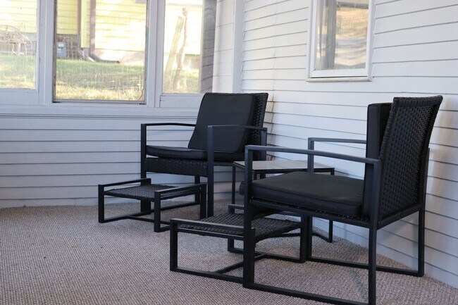 Building Photo - Comfy & Chic Council Bluffs Retreat - 2BR 1B