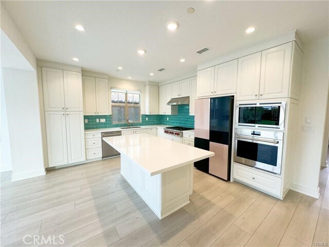 Building Photo - 148 Sabbia