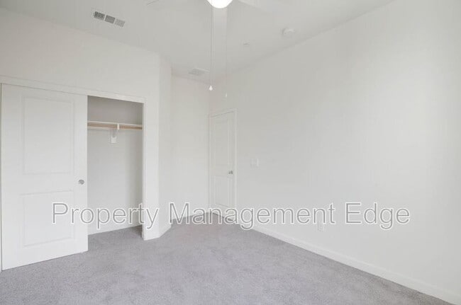 Building Photo - 4104 Vela Wy