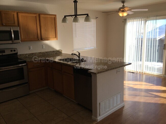 Building Photo - 574 W 91st Dr