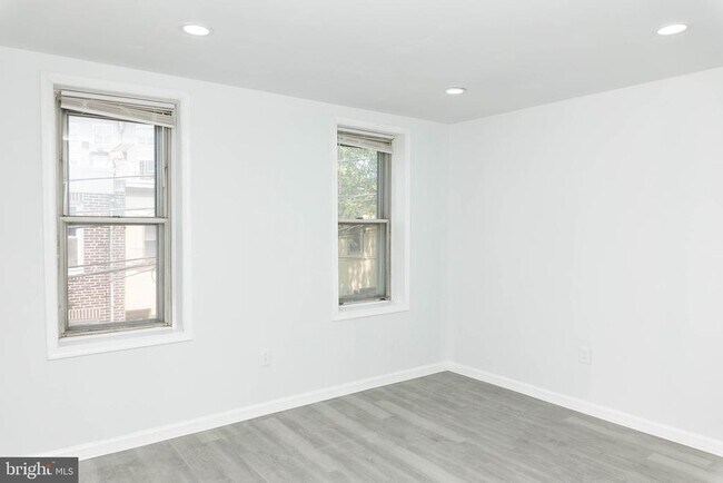 Building Photo - 2524 Webster St