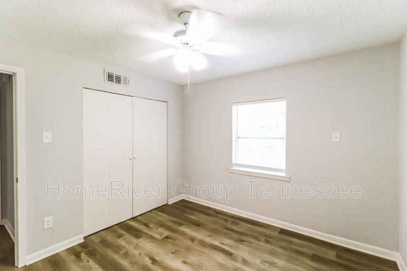 Building Photo - 2413 Ridgeway Rd
