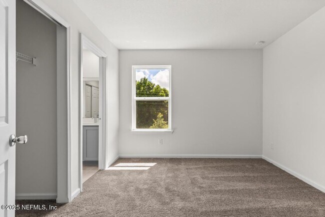 Building Photo - 125 Beach Palm Ct