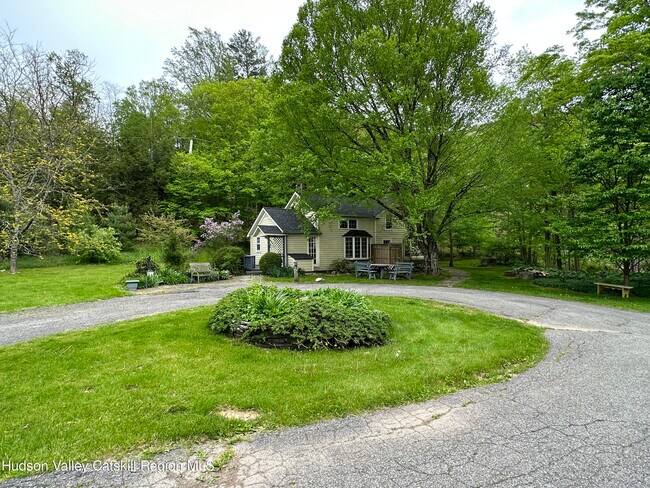 Building Photo - 4666 NY-212