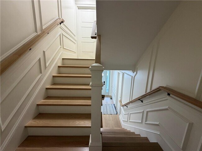 Building Photo - 9-9 Dearborn St