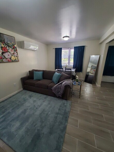 Building Photo - 541 S 9th Ave