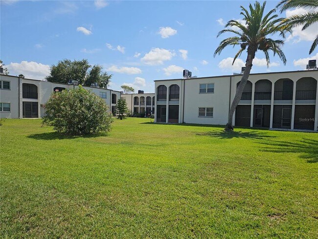 Building Photo - 7701 Starkey Rd