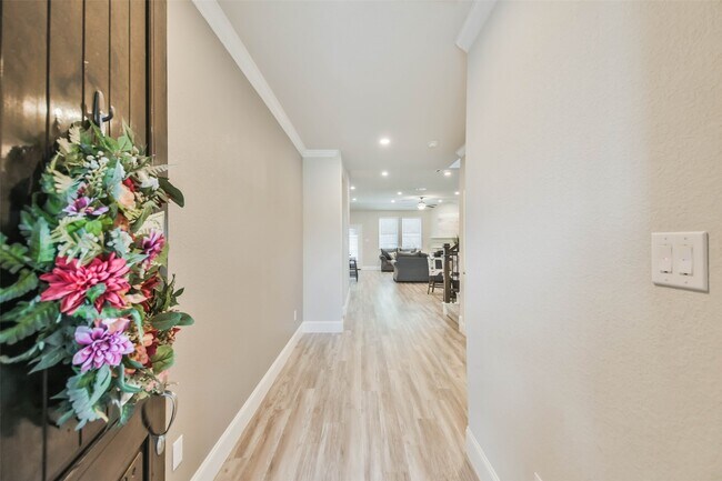 Building Photo - 22095 Volante Dr