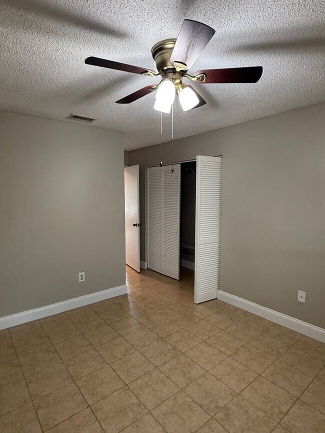 Building Photo - Charming 2 bedroom, 2 bath Home HEATHER LAKES