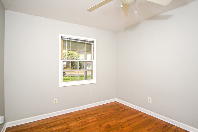 Building Photo - 3615 Marymont Dr NW