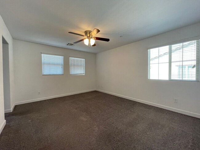 Building Photo - HENDERSON CADENCE COMMUNITY - 3 bed 2.5 ba...