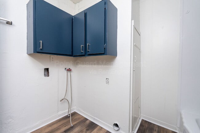 Building Photo - 1160 S Richmond Ave