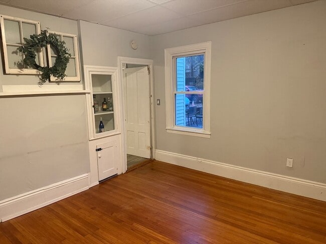 Building Photo - 10 Cushman St